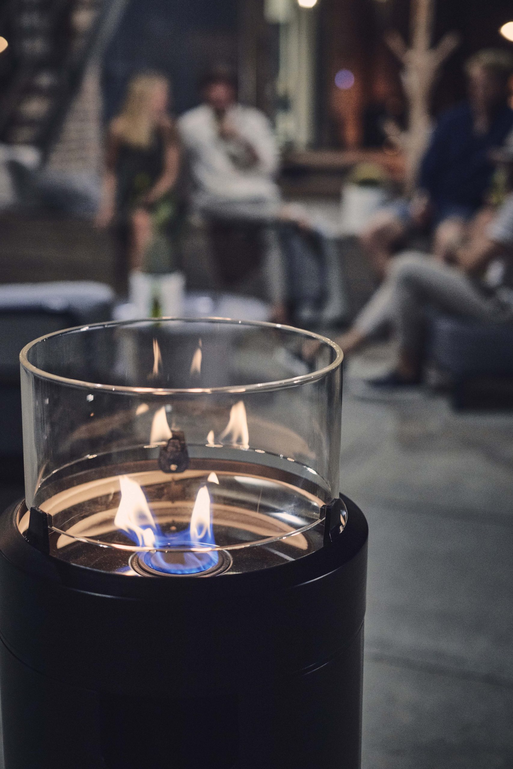 5601_Nova_LED_L_Feuerstelle1_11kg_Schwarz_Ambiente_05-min-1-scaled